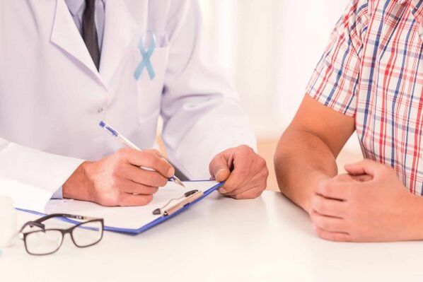 Gespräch mit einem Urologen über Potenzprobleme. 